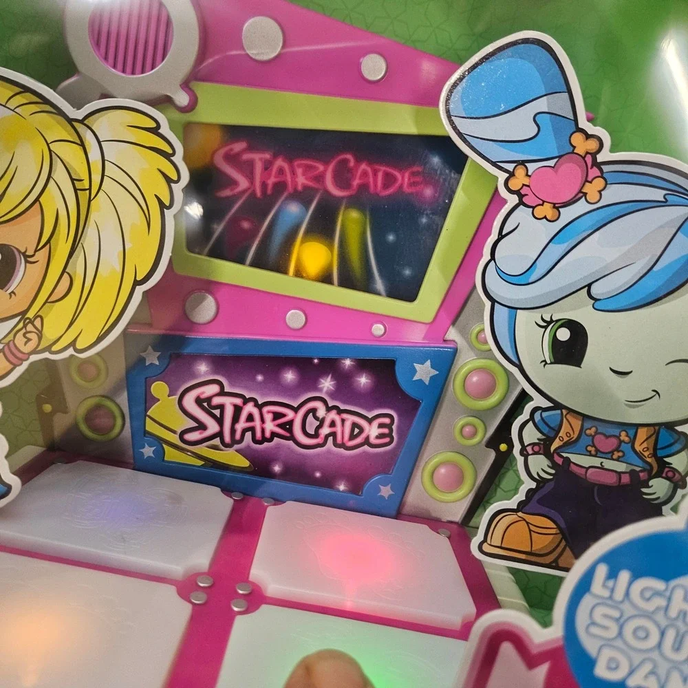 Blip Toys O.O.T.W. Starcade Playset Kids NIB Pink Lights Sounds Dance Stage 2012